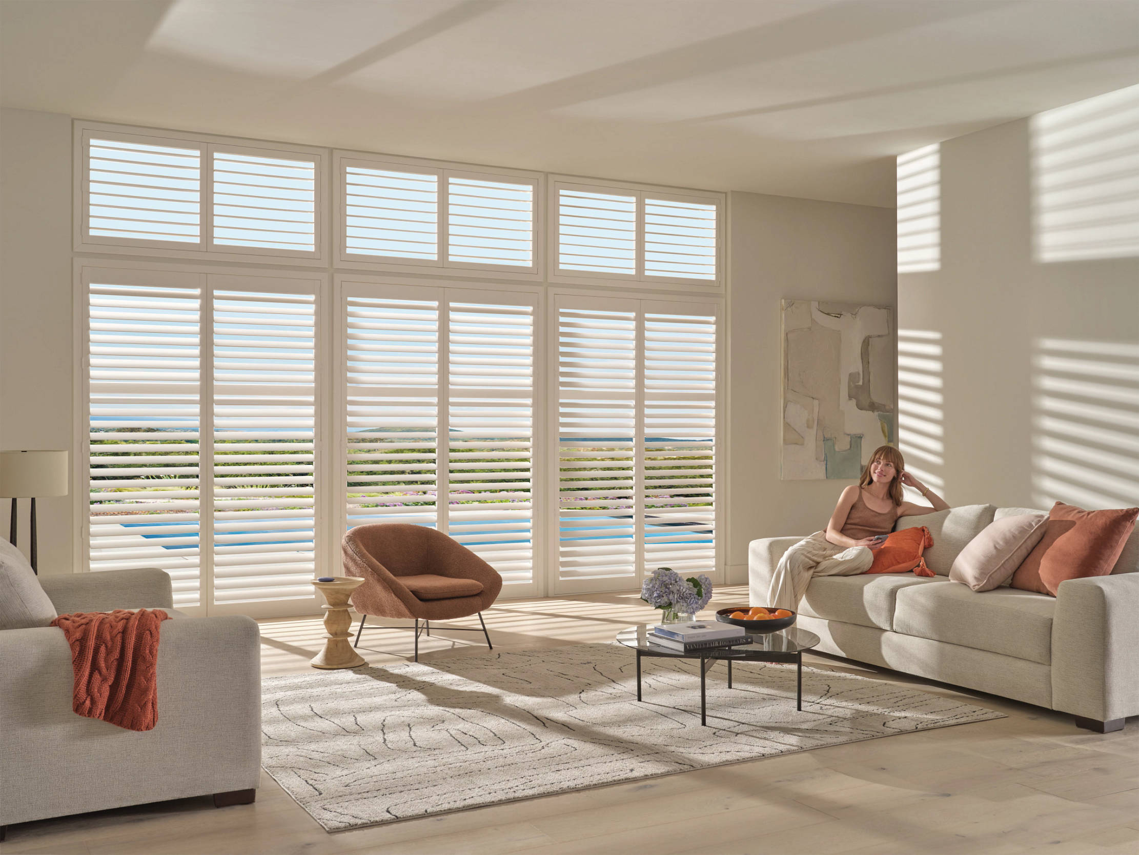 _2024_PB_PV_LivingRoom_MediumDetail_Talent