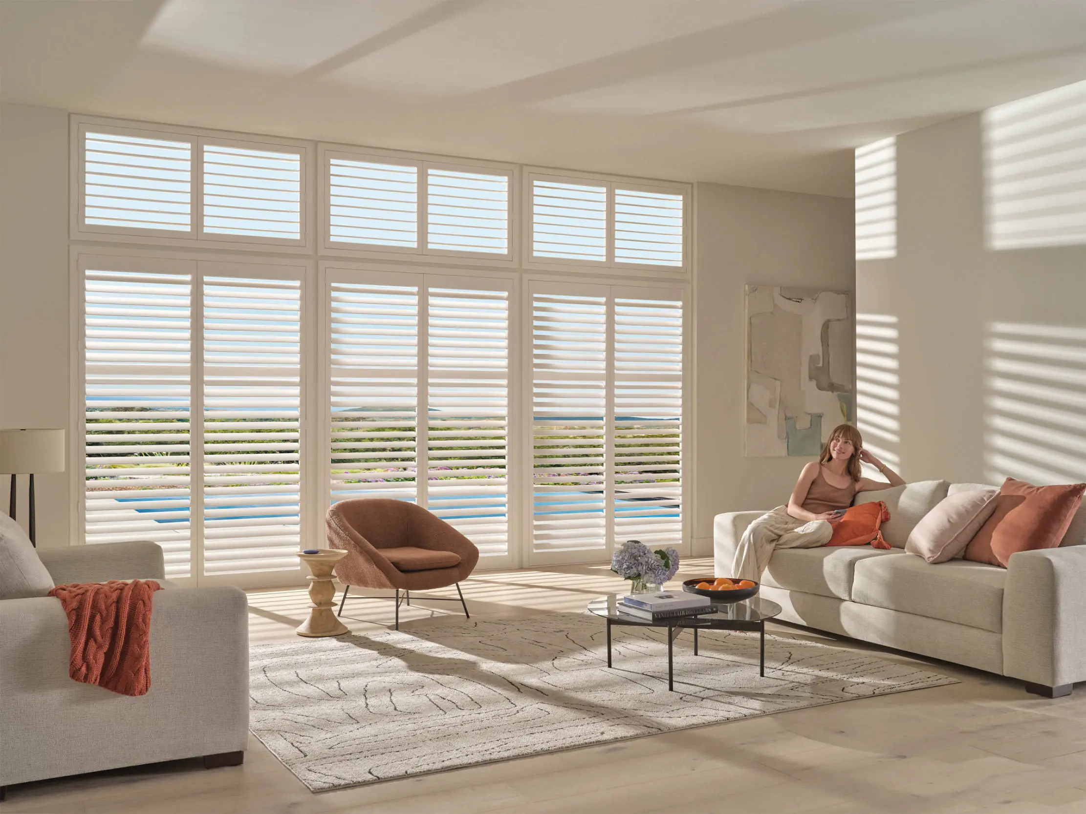 _2024_PB_PV_LivingRoom_MediumDetail_Talent